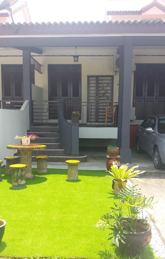 Villa Teratakmuslim H'H Malacca Exterior foto